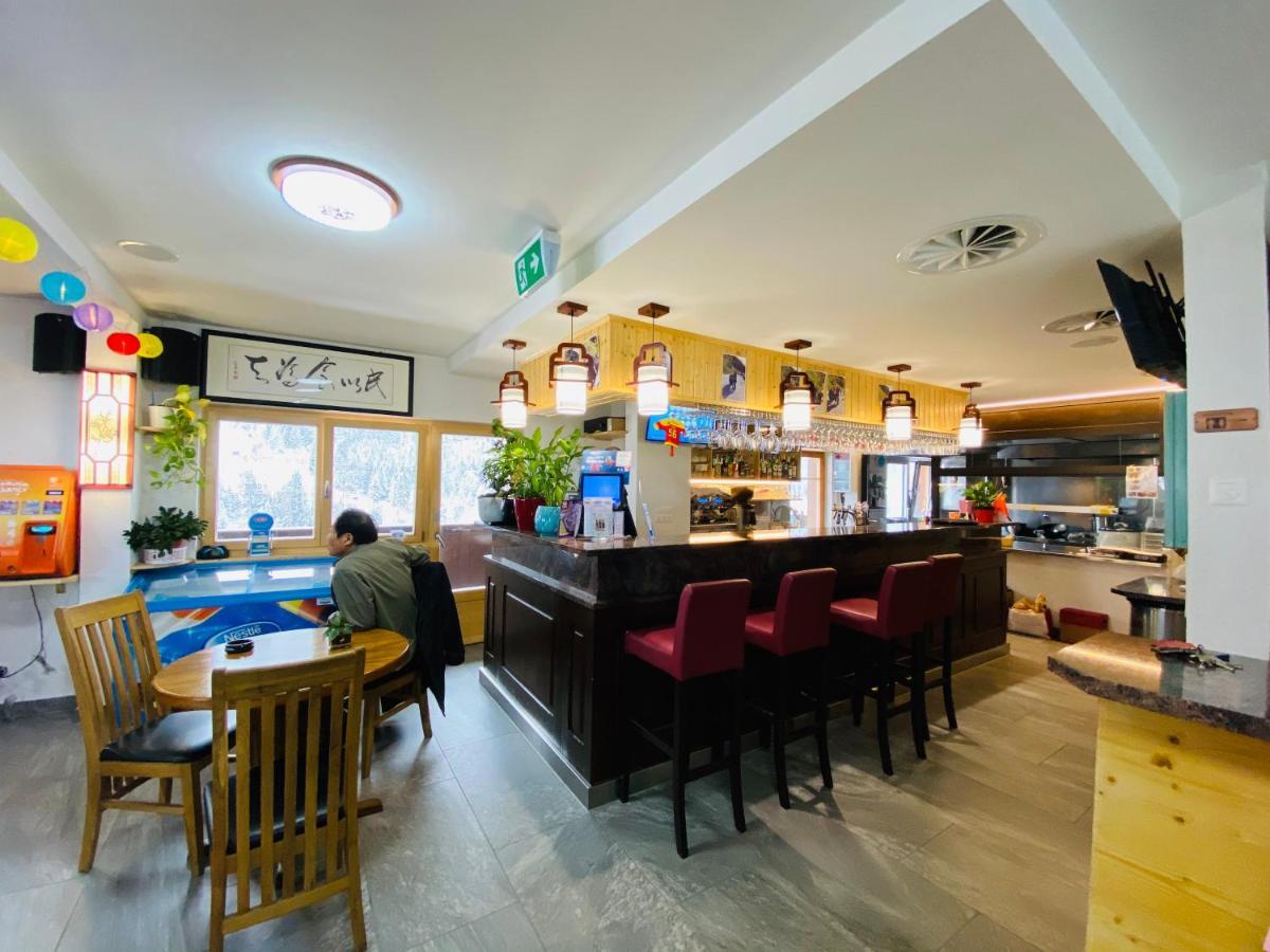 Qi-Lin Hotel Restaurant Ayer المظهر الخارجي الصورة