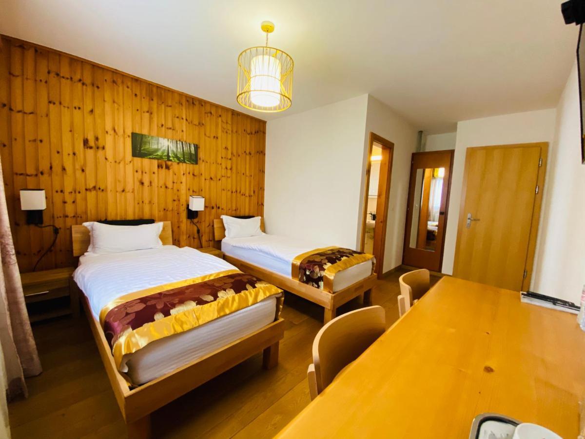Qi-Lin Hotel Restaurant Ayer المظهر الخارجي الصورة